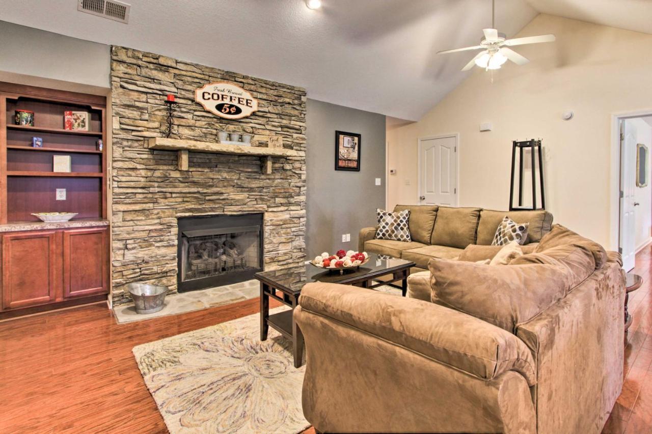 Home With Community Pool - 2 Miles To The Island! Pigeon Forge Exterior foto